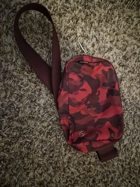 NWOT Lululemon Red Camo Everywhere Belt Bag